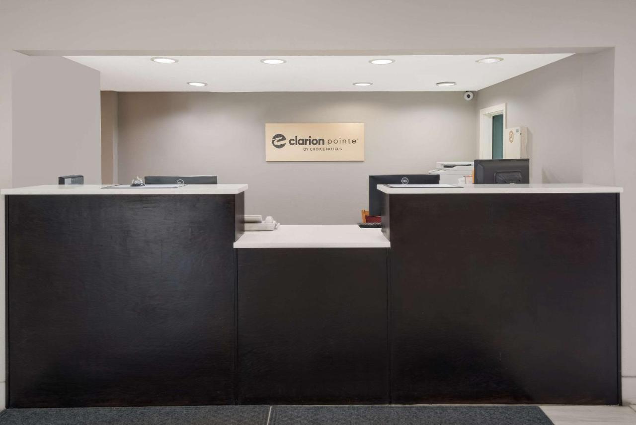 Отель Clarion Pointe Indianapolis Northeast Каслтон Экстерьер фото