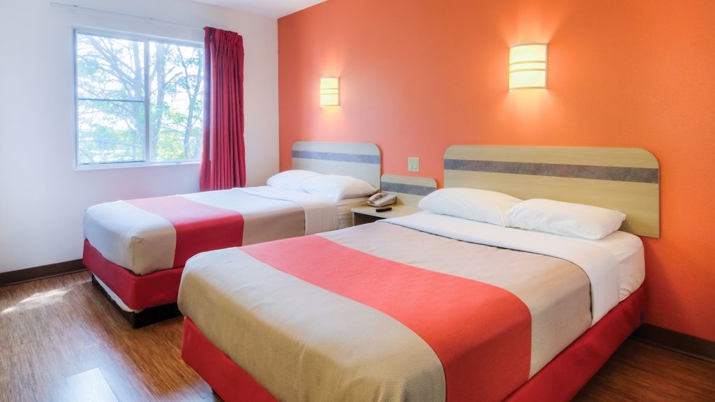 Отель Clarion Pointe Indianapolis Northeast Каслтон Номер фото