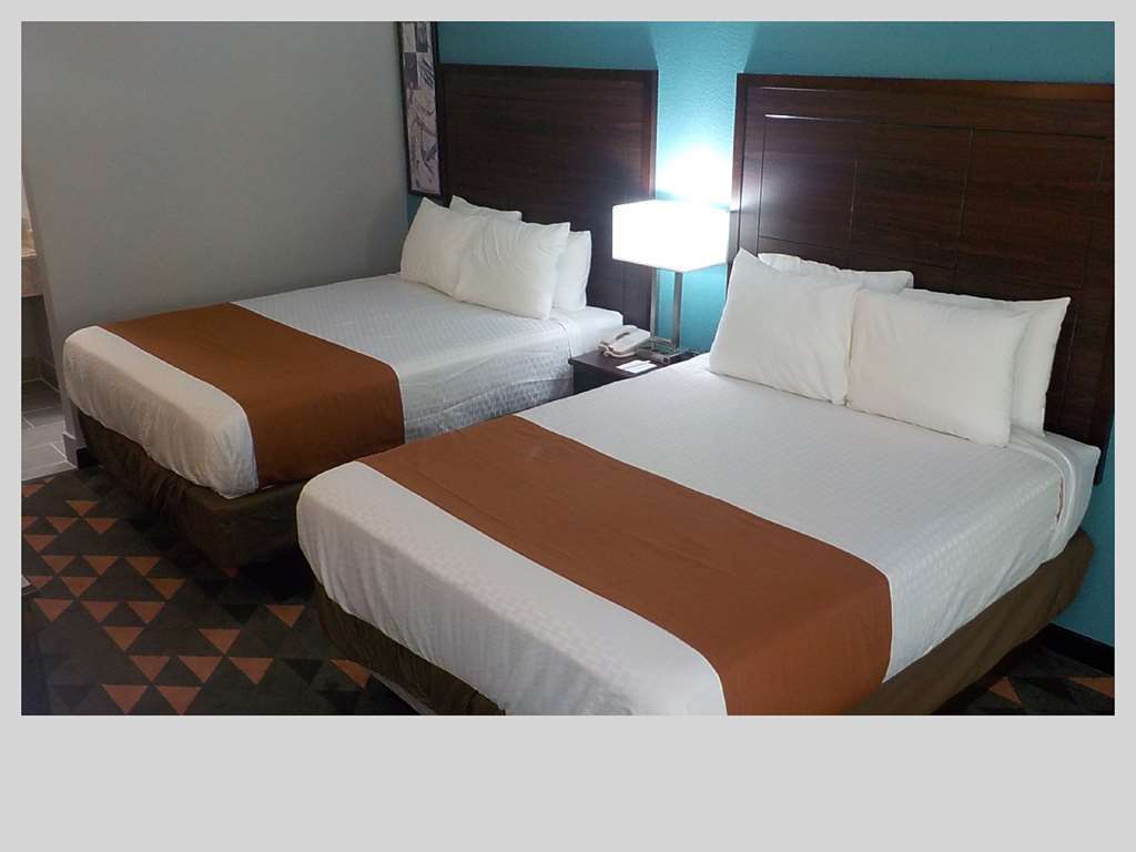 Отель Clarion Pointe Indianapolis Northeast Каслтон Номер фото