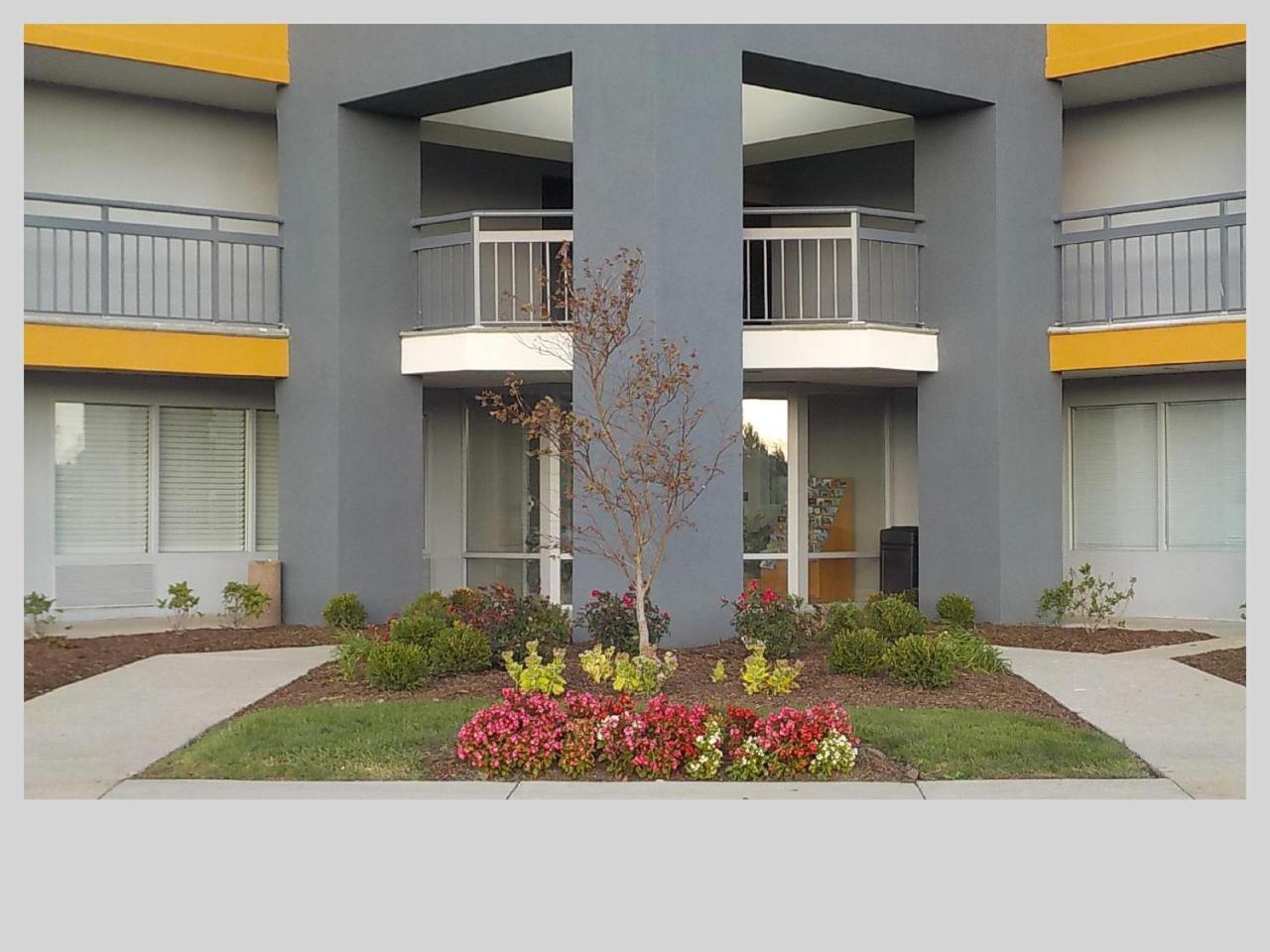 Отель Clarion Pointe Indianapolis Northeast Каслтон Экстерьер фото
